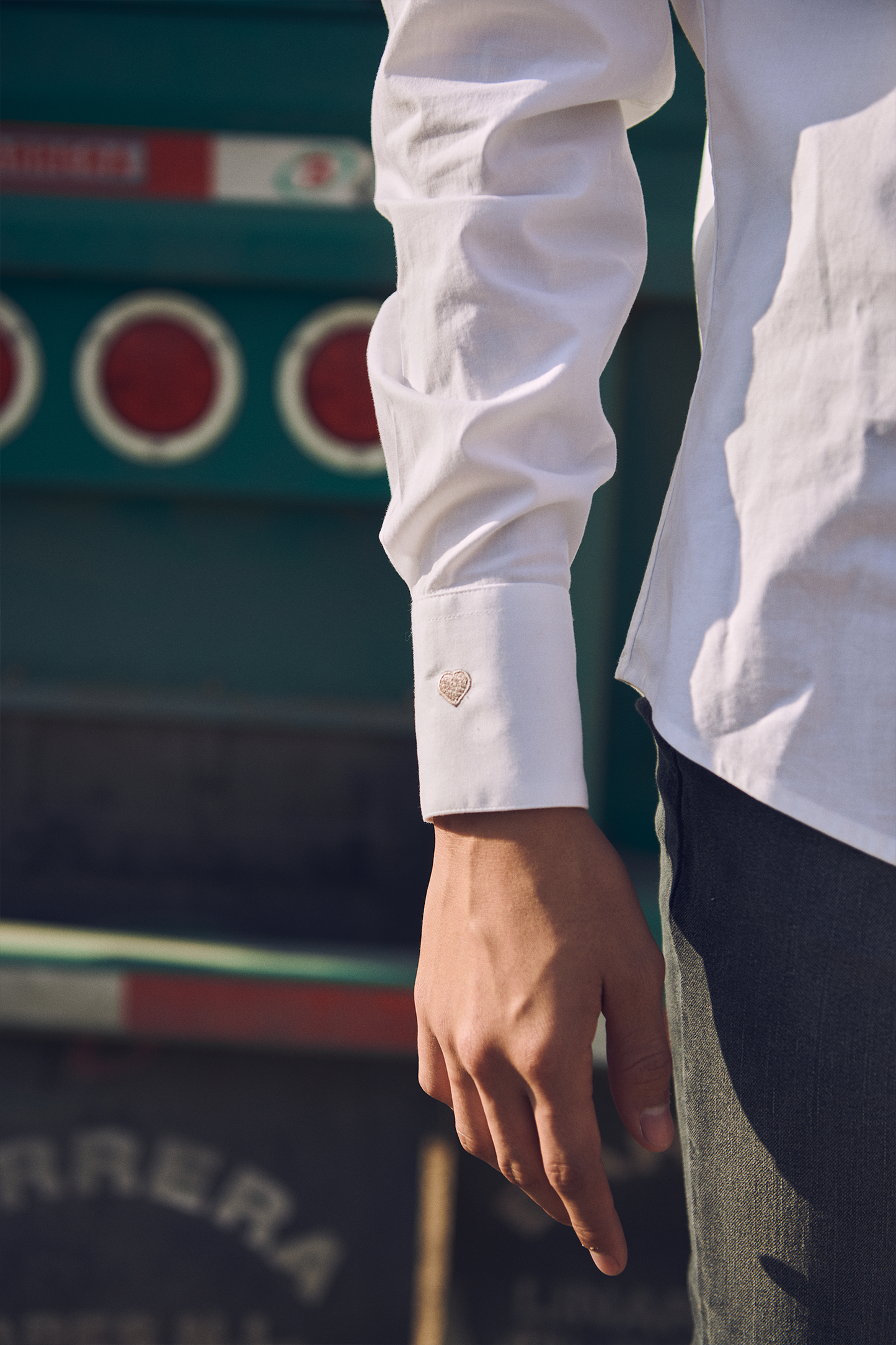 Heart on Sleeve Dress Shirt (White/Blanca)